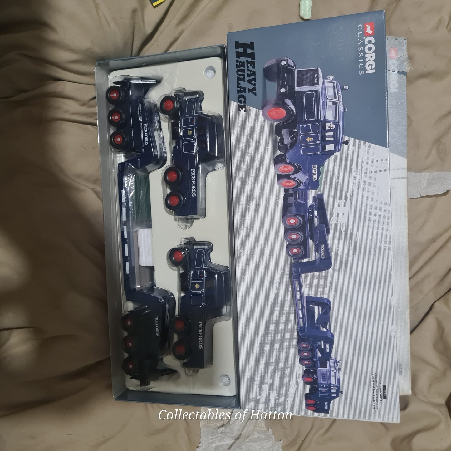 Corgi 17701 Heavy Haulage 1:50 Pickfords 2 x scammell constructors & 24 wheel low loader set