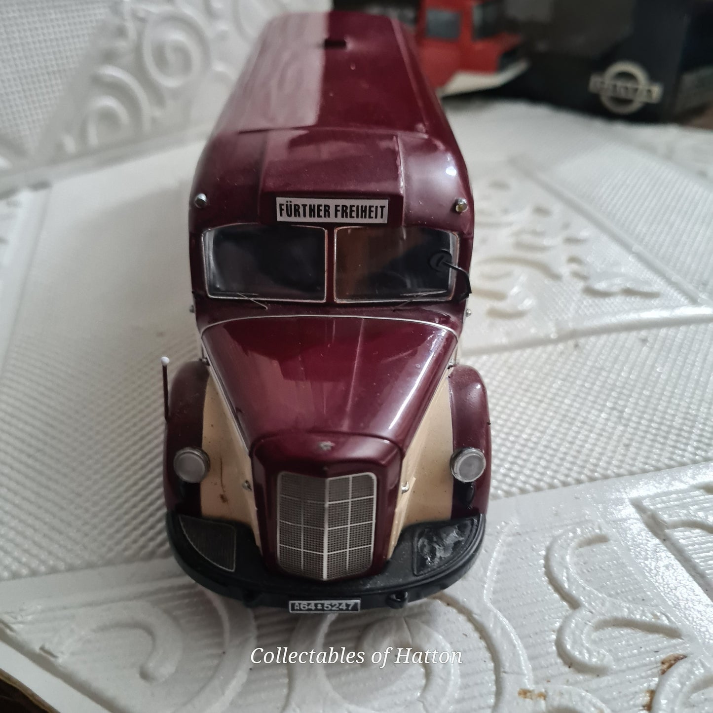 SCHUCO 02741 MERCEDES-BENZ O6600 COACH bus MAROON / CREAM  FURTHER FREEDOM loose used 1:43