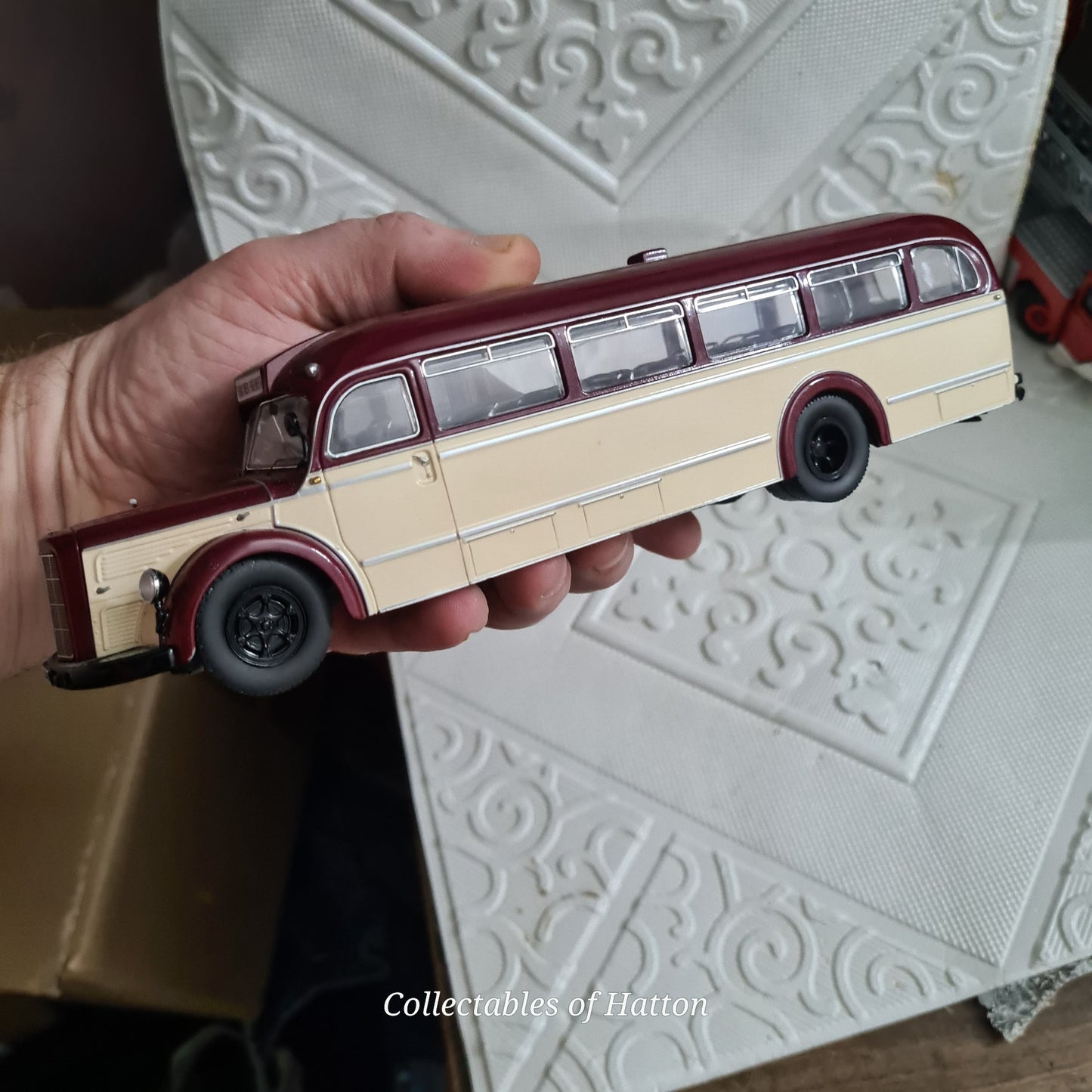 SCHUCO 02741 MERCEDES-BENZ O6600 COACH bus MAROON / CREAM  FURTHER FREEDOM loose used 1:43