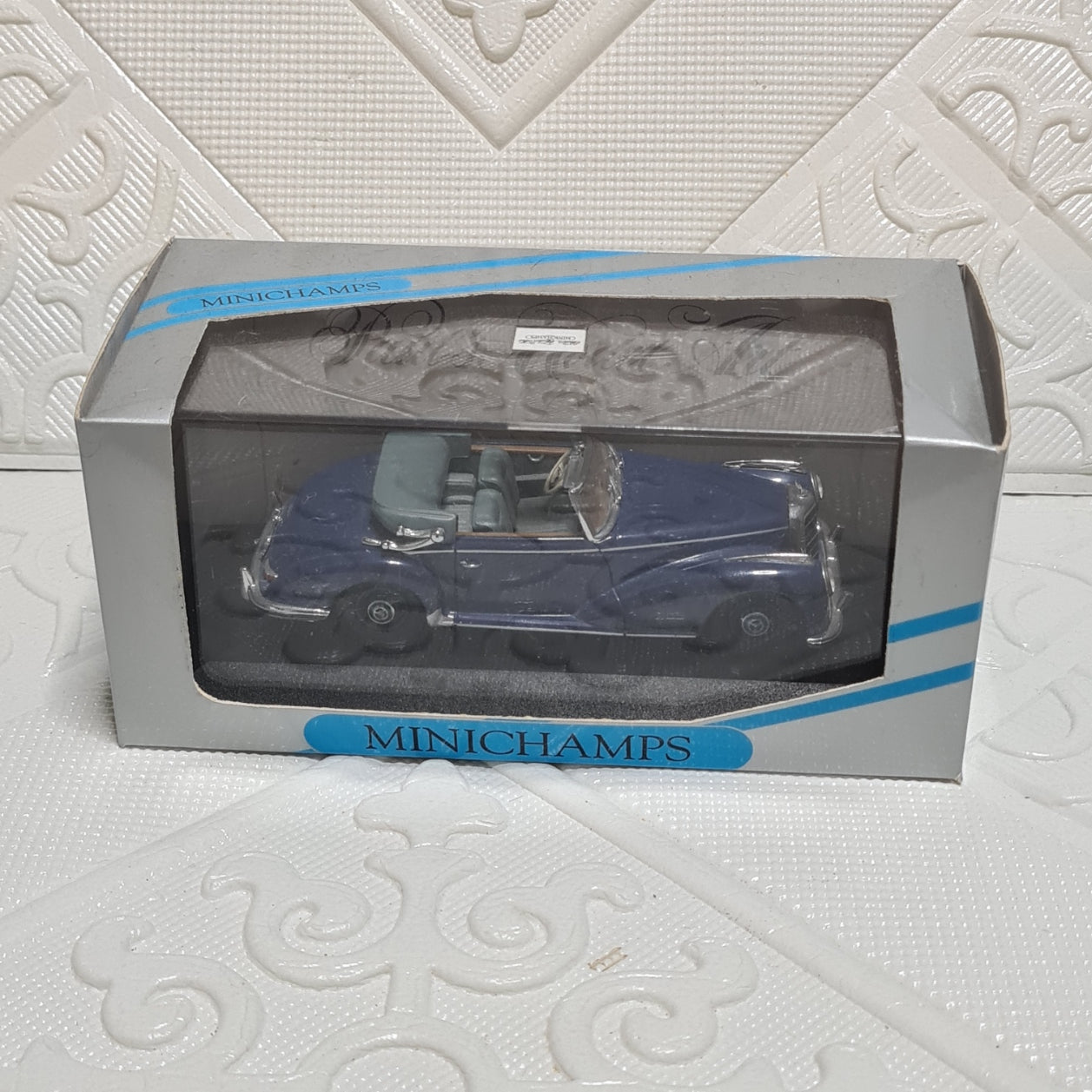 Minichamps 1:43 Mercedes 300 S Cabriolet 1951-55 blue diecast model missing wing mirror vgc