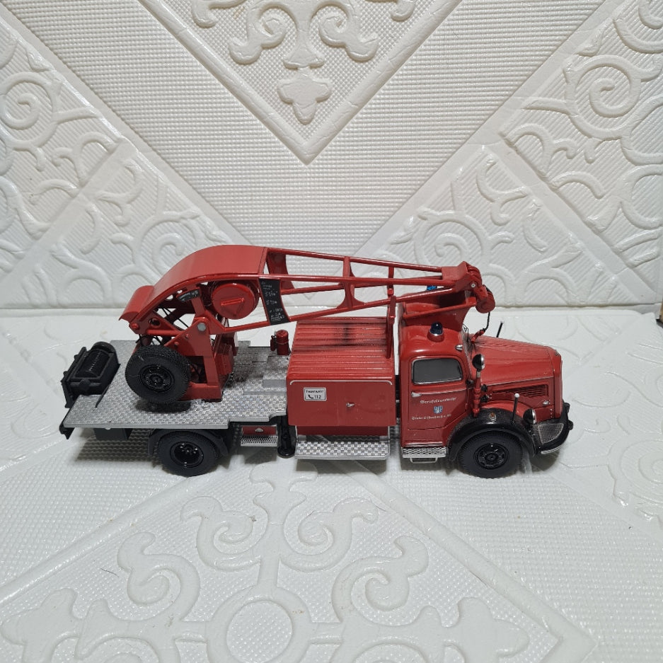 Schuco 1:43  1950S Mercedes L 6600 Mercedes fire recovery truck Diecast loose nice