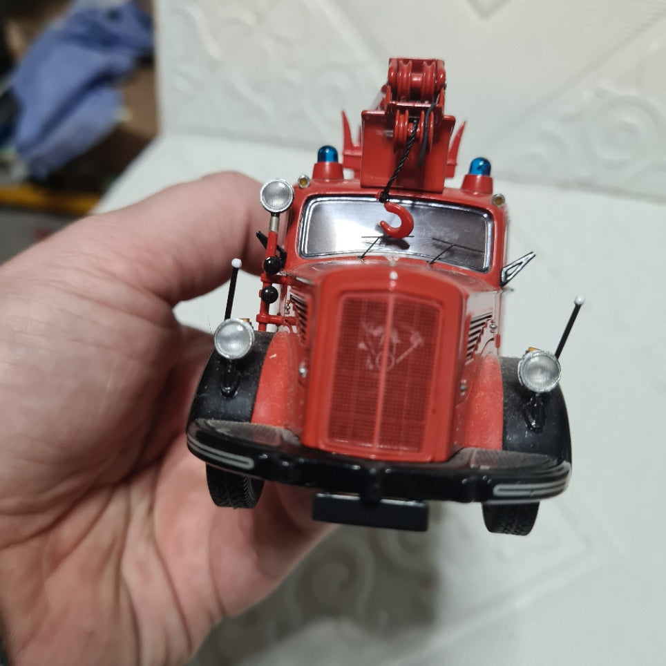 Schuco 1:43  1950S Mercedes L 6600 Mercedes fire recovery truck Diecast loose nice