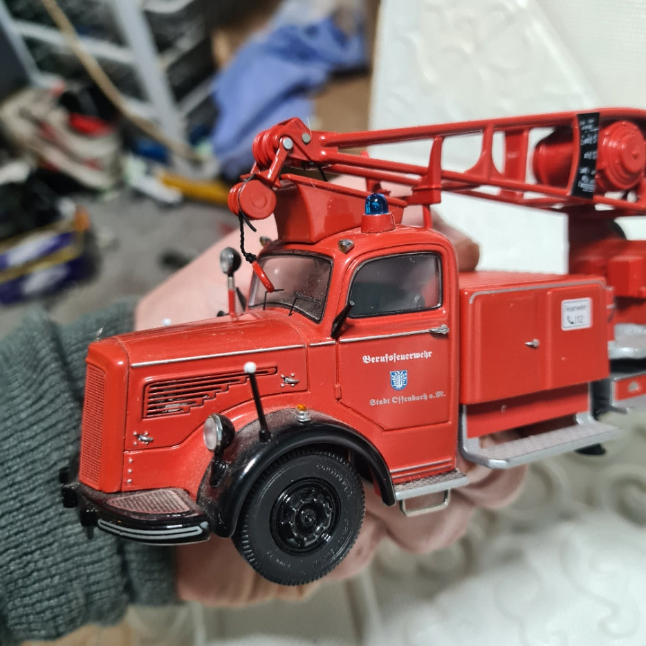 Schuco 1:43  1950S Mercedes L 6600 Mercedes fire recovery truck Diecast loose nice