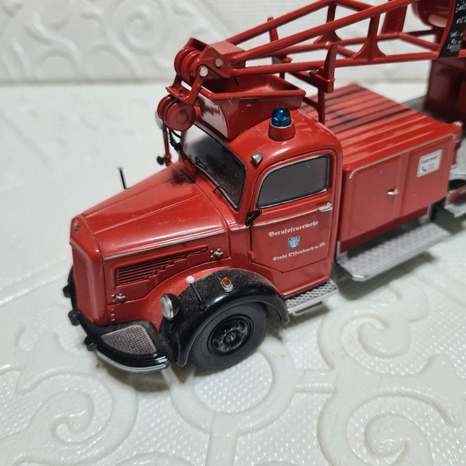 Schuco 1:43  1950S Mercedes L 6600 Mercedes fire recovery truck Diecast loose nice
