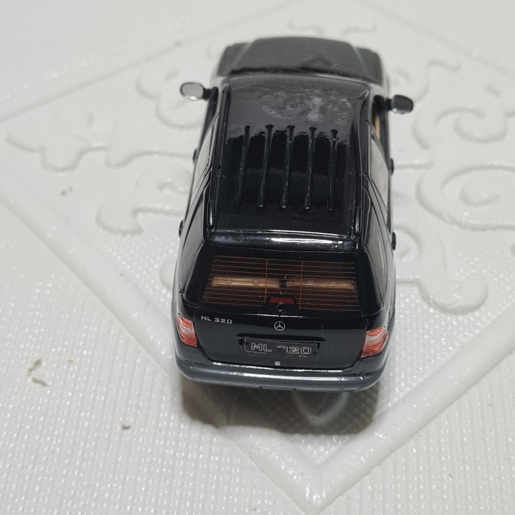 Vitesse 1:43 Mercedes M-Klasse   ML 320 4x4 SUV Black loose excellent diecast
