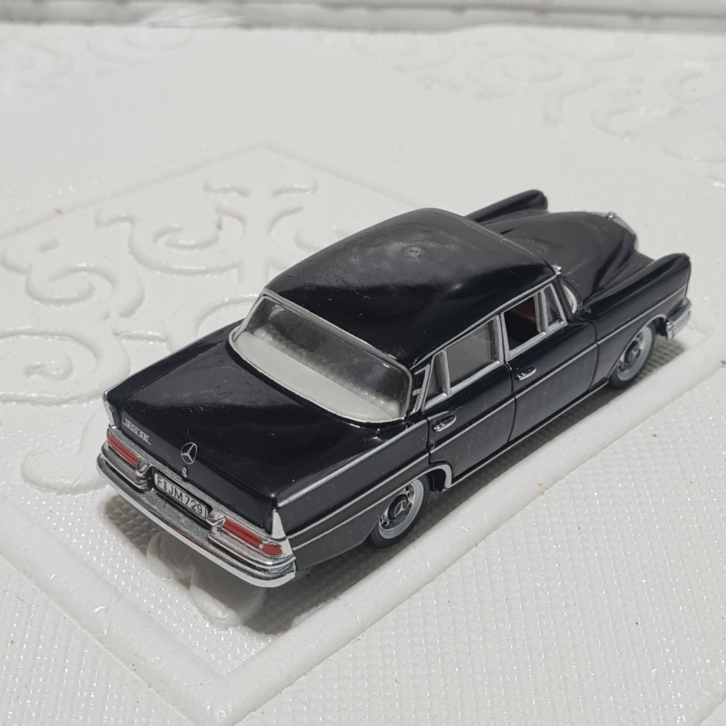 Vitesse 1:43 Mercedes 220 60's saloon Black loose  diecast nice example