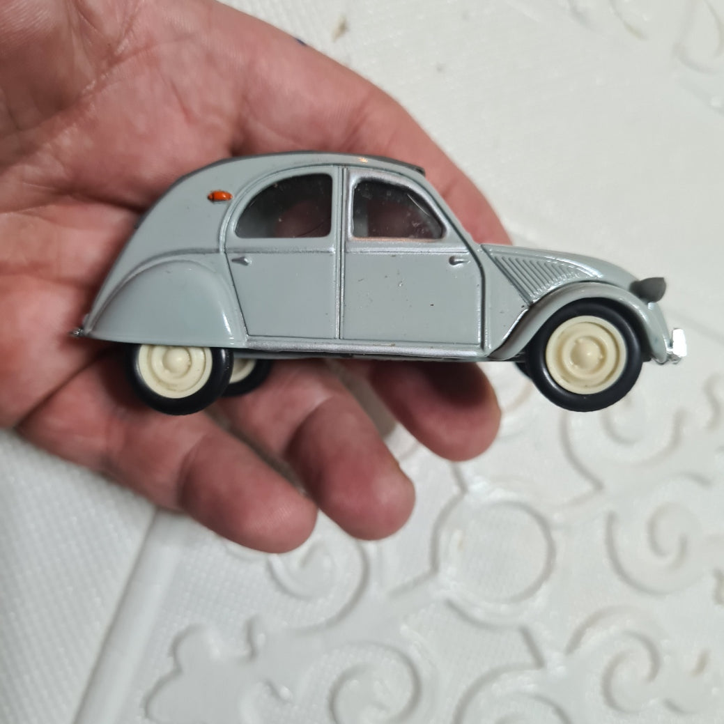 Dinky Matchbox DY32 1:43 Citroen 2cv 1957 loose diecast model vgc