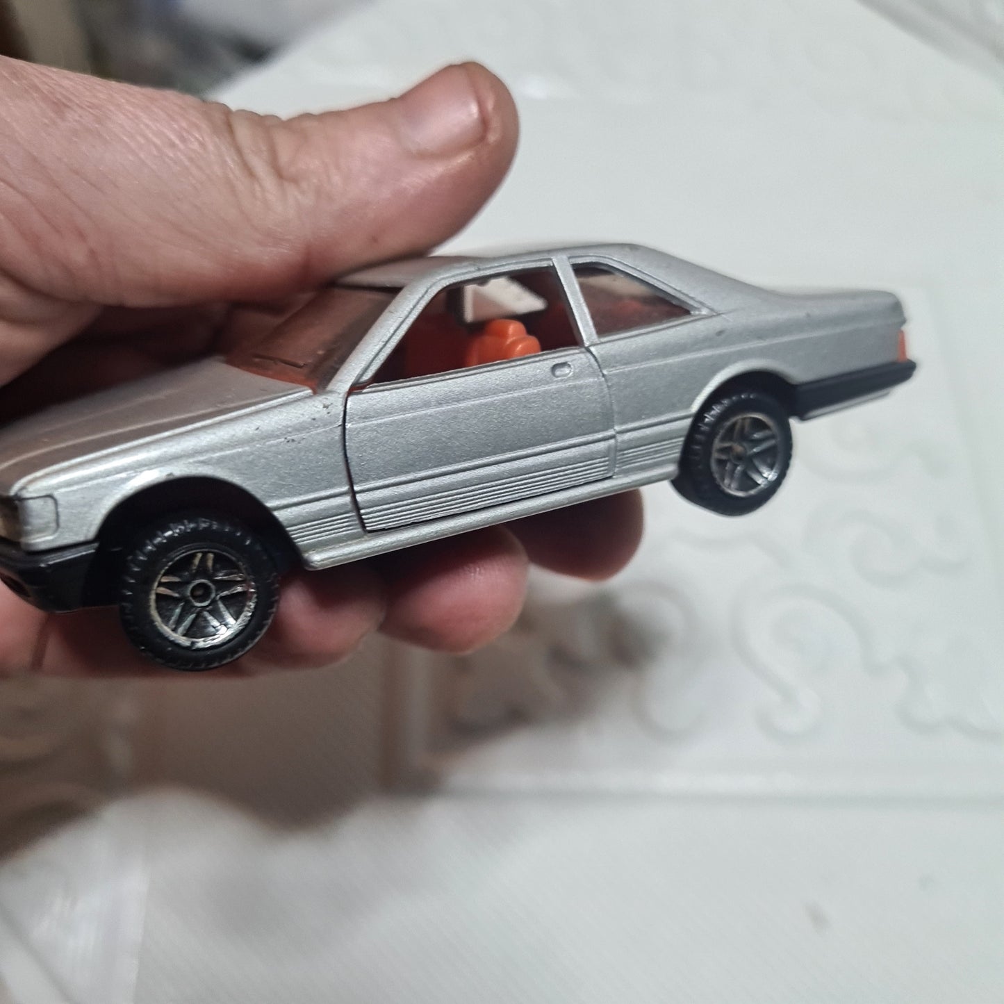 Guisval 1:43 Mercedes Benz 500-Sec loose diecast Spain model car good example