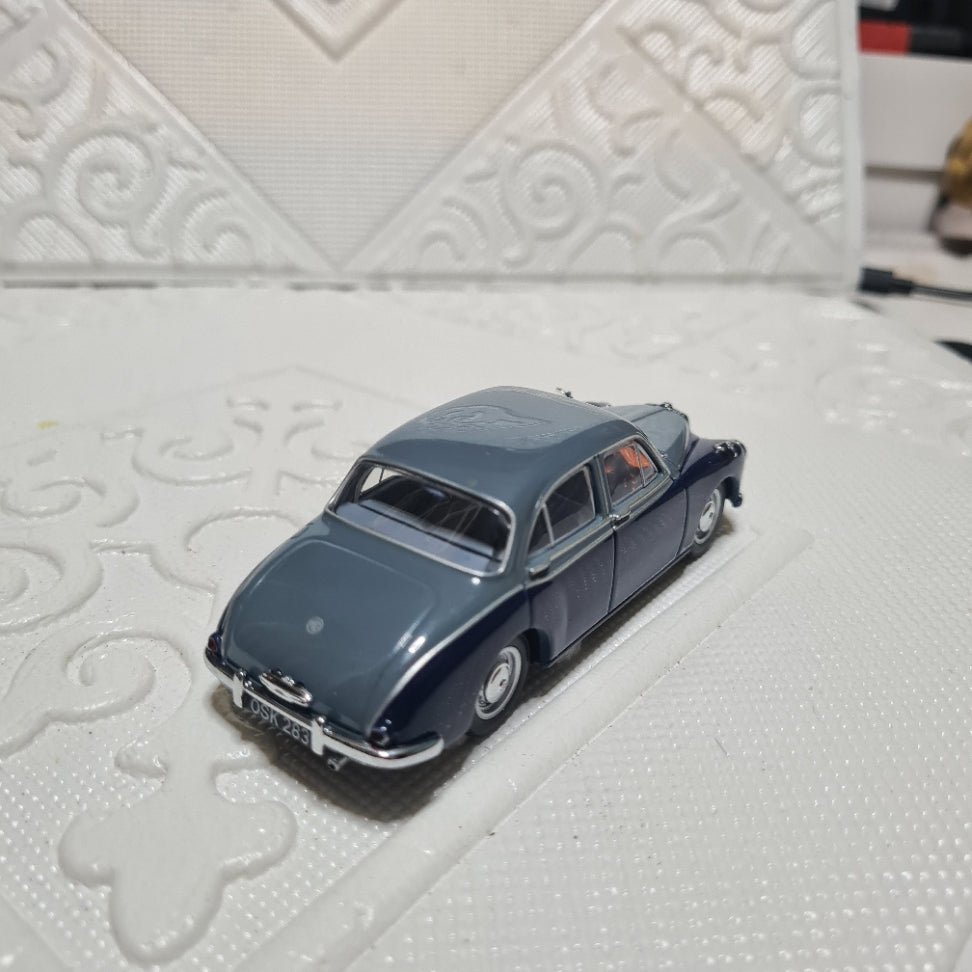 Oxford Diecast 1:43 MG Magnette loose diecast model vgc blue grey