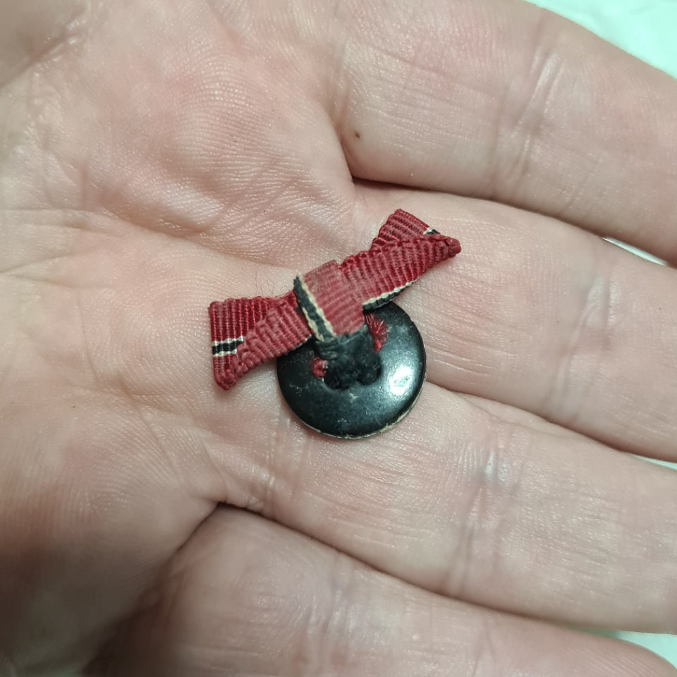 ww2 Eastern front German original button with ribbon