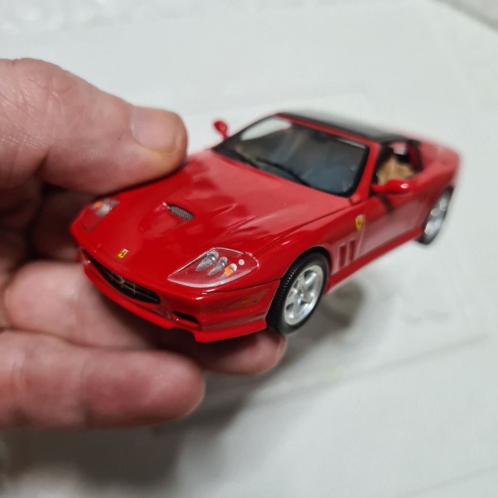 Altaya 1:43 Ferrari 575 Superamerica lovely loose diecast model Excellent