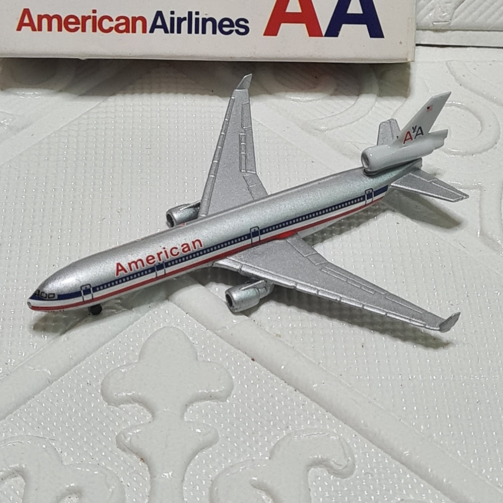 Schabak 1:600 McDonnell Douglas MD-11 American Airlines made Germany diecast plane 943/29