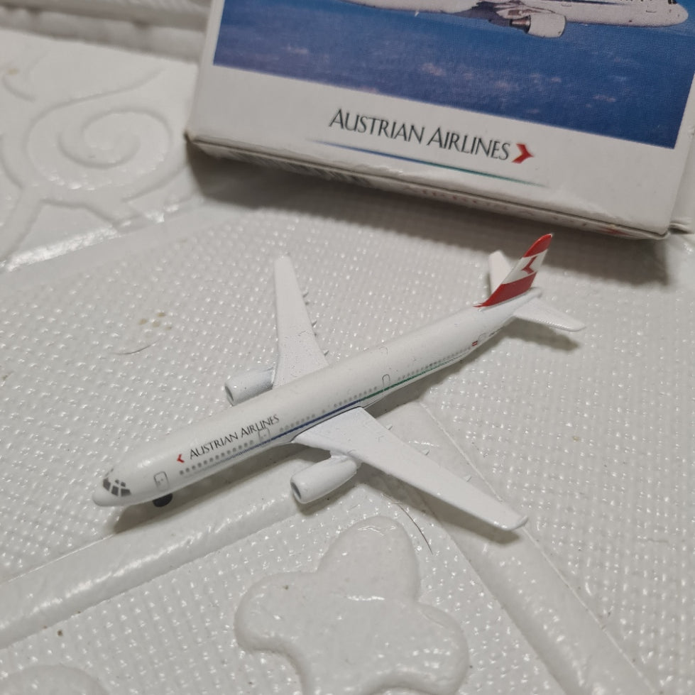 Schabak 1:600 Airbus A-321 Austrian Airlines made Germany diecast plane 956/13