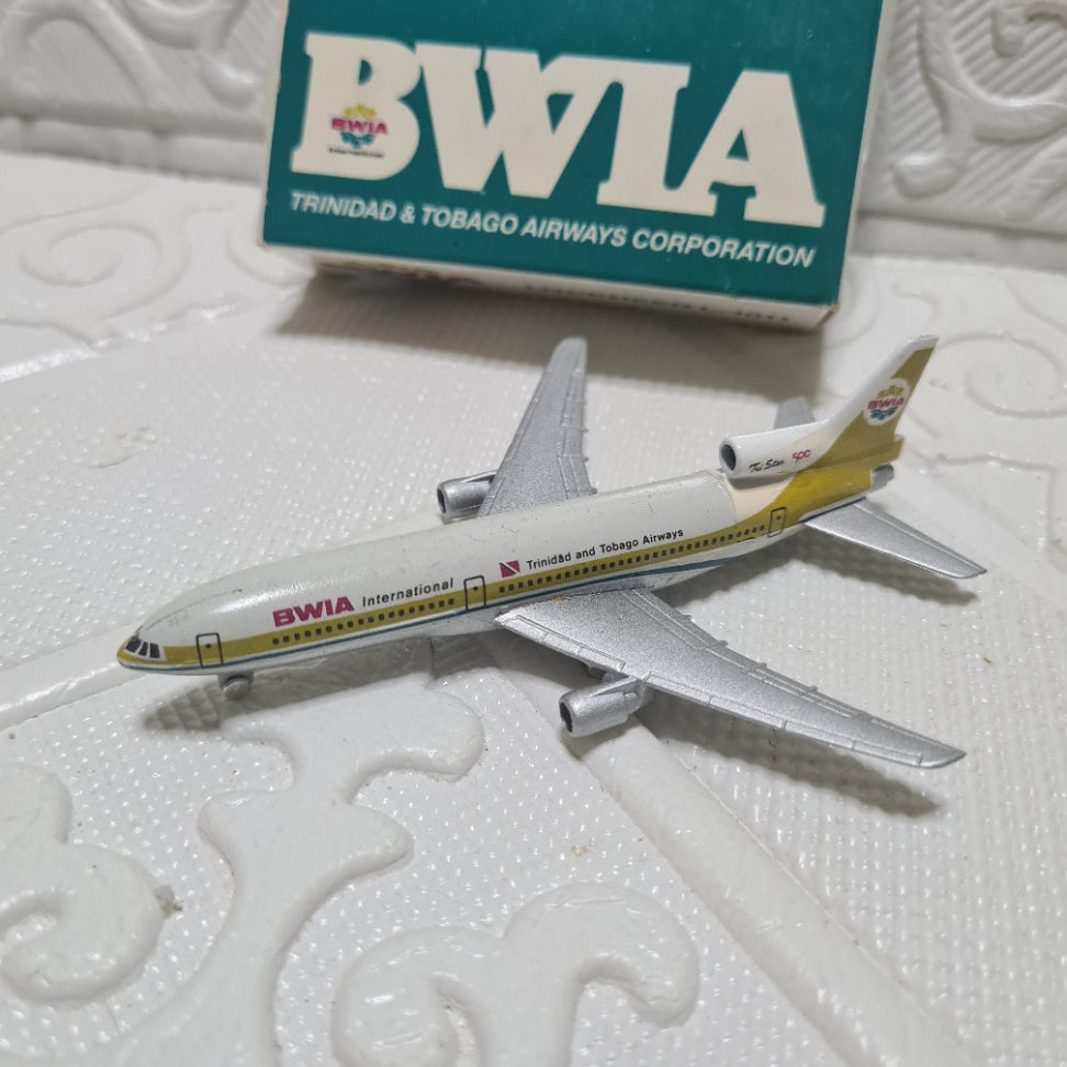 Schabak 1:600 Lockheed tri-star 500 L-1011 BWIA made Germany diecast plane 909/40