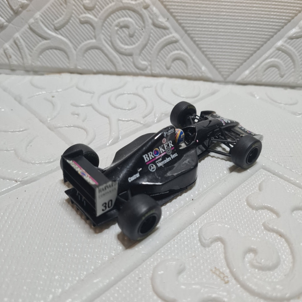 Onyx 1:43 Broker Sauber C13 Formula 1 race car loose model