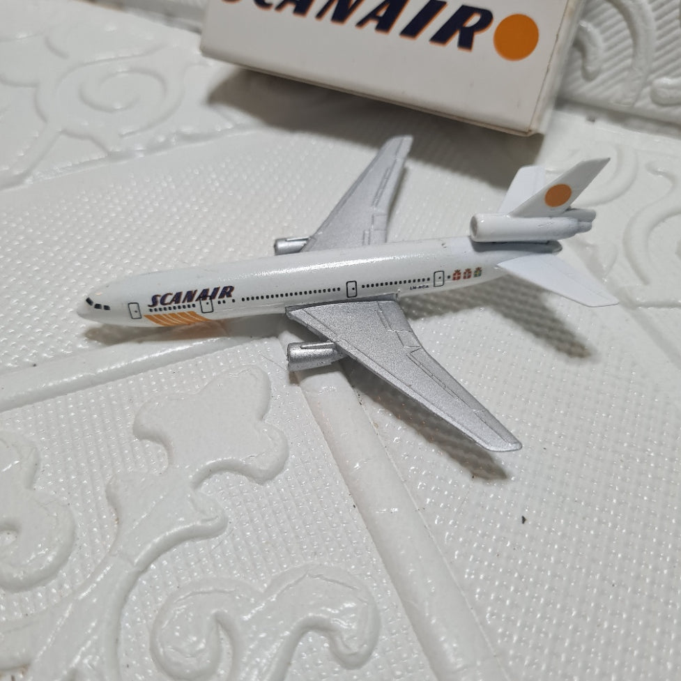 Schabak 1:600 Douglas DC-10 SCANAIR  made Germany diecast plane 902/44