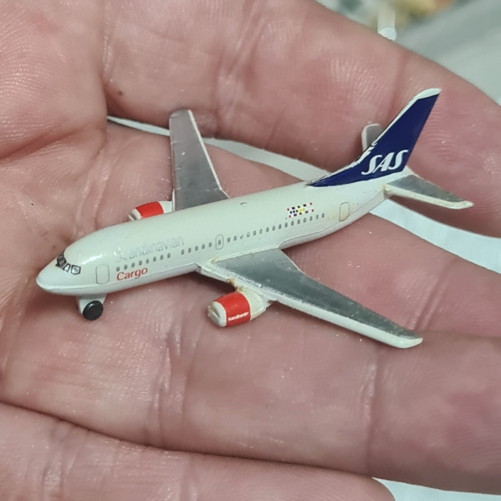 Schabak 1:600 Boeing 737 SAS Scandinavian Cargo made Germany diecast plane 945/16