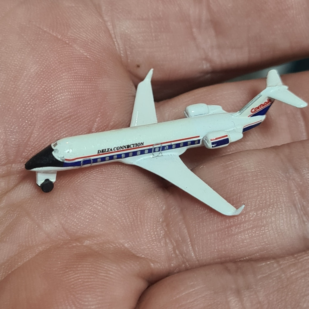 Schabak 1:600 Canadair RJ Comair  made Germany diecast plane 947/170