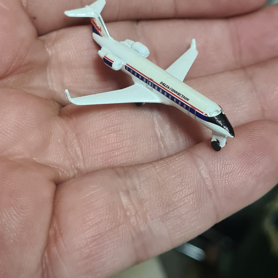 Schabak 1:600 Canadair RJ Comair  made Germany diecast plane 947/170