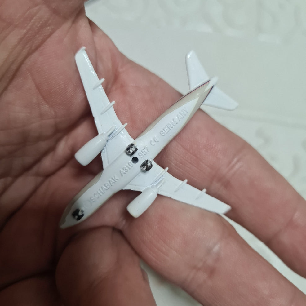 Schabak 1:600 Airbus A-319 Eurowings made Germany diecast plane 957/92
