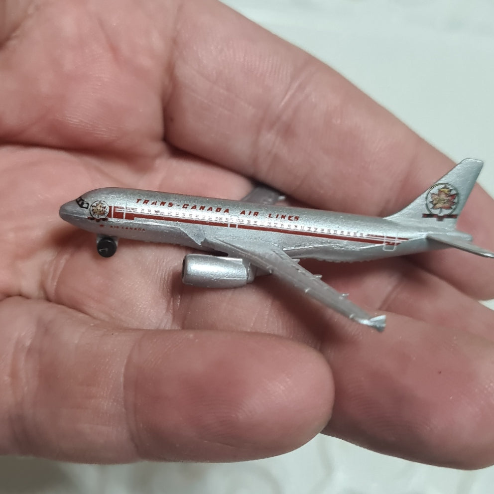 Schabak 1:600 Airbus A-319 Air Canada made Germany diecast plane 957/19