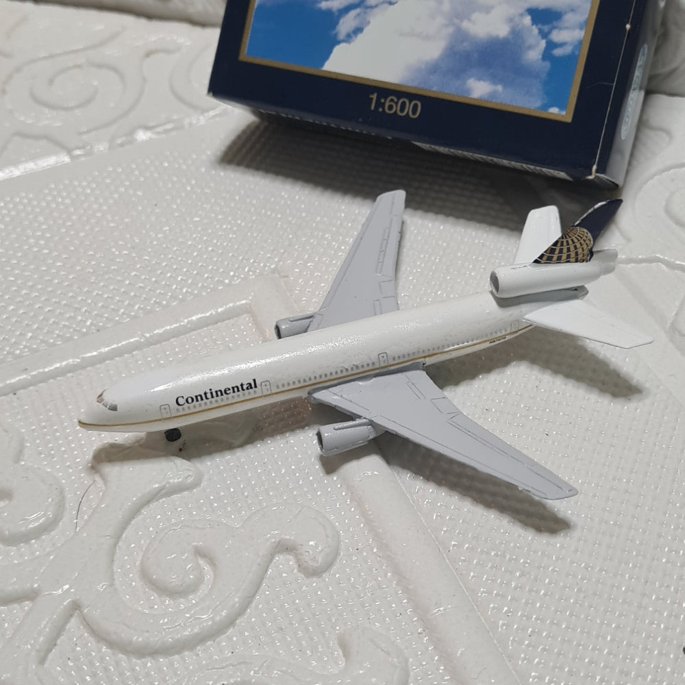 Schabak 1:600 Douglas DC-10 Continental made Germany diecast plane 902/46