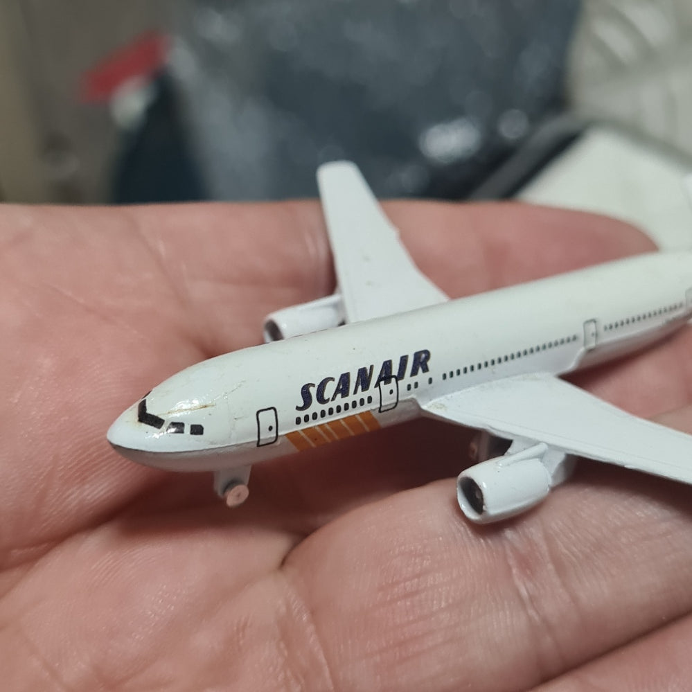 Schabak 1:600 Airbus A-300B Scanair made Germany diecast plane 903/44