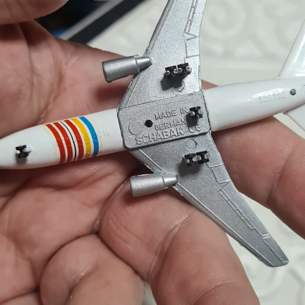 Schabak 1:600 Douglas DC-10 SAS Scandinavian Airlines System made Germany diecast plane 902/16