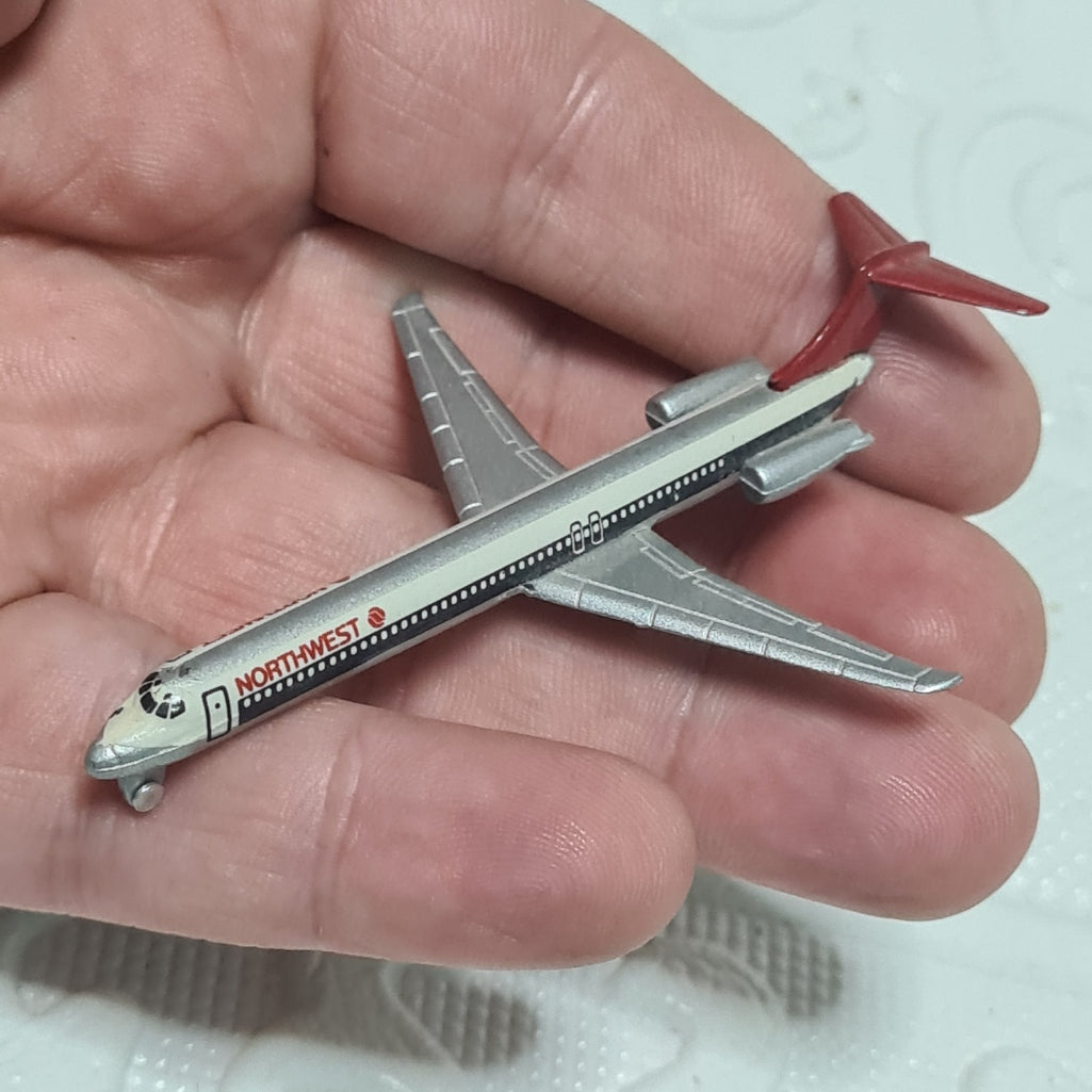 Schabak 1:600 Douglas DC-9-81 Northwest Germany diecast plane 904/37