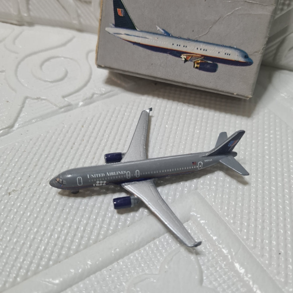 Schabak 1:600 Airbus A320 United Airlines variant Germany diecast plane 926/23