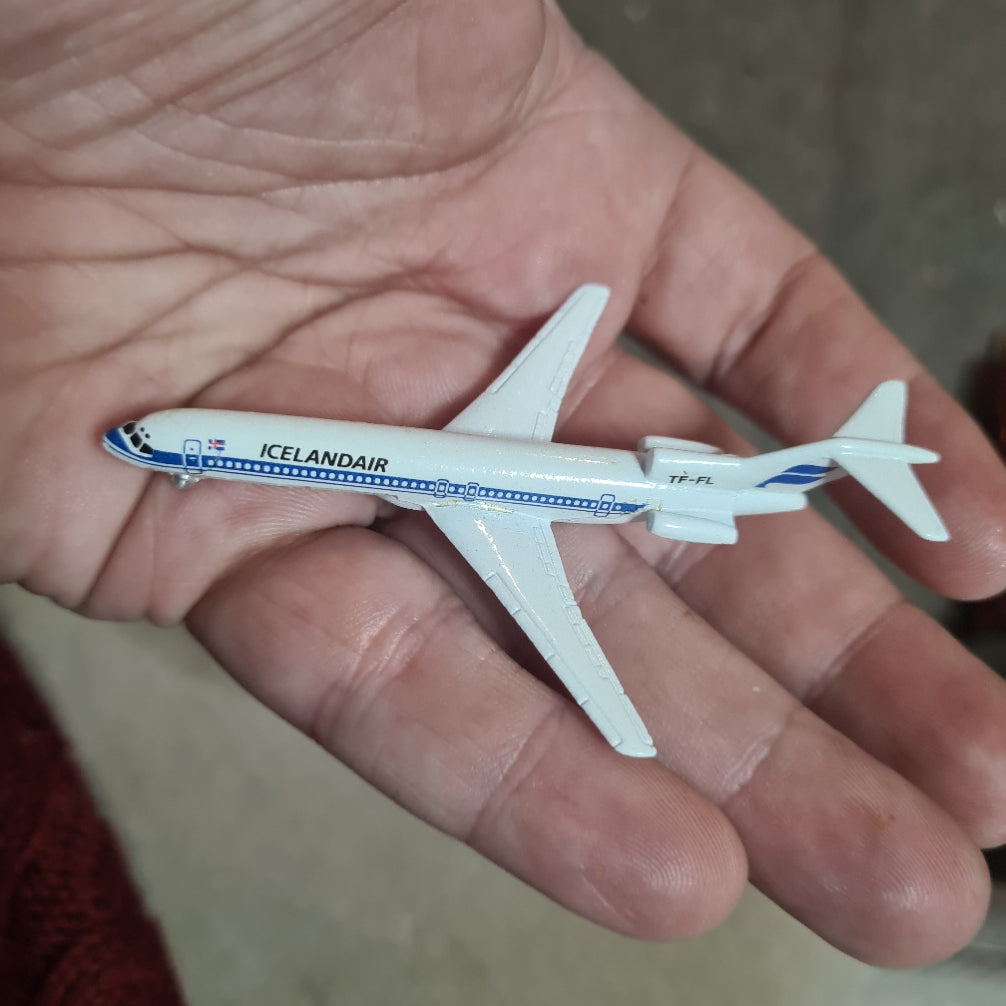 Schabak 1:600 Boeing 727 Icelandair Germany diecast plane 906/72