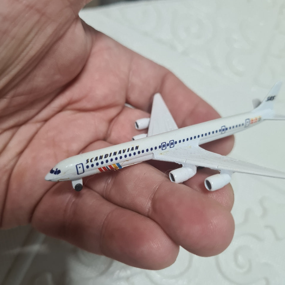 Schabak 1:600 Douglas DC-8 sas Scandinavian Germany diecast plane 922/16
