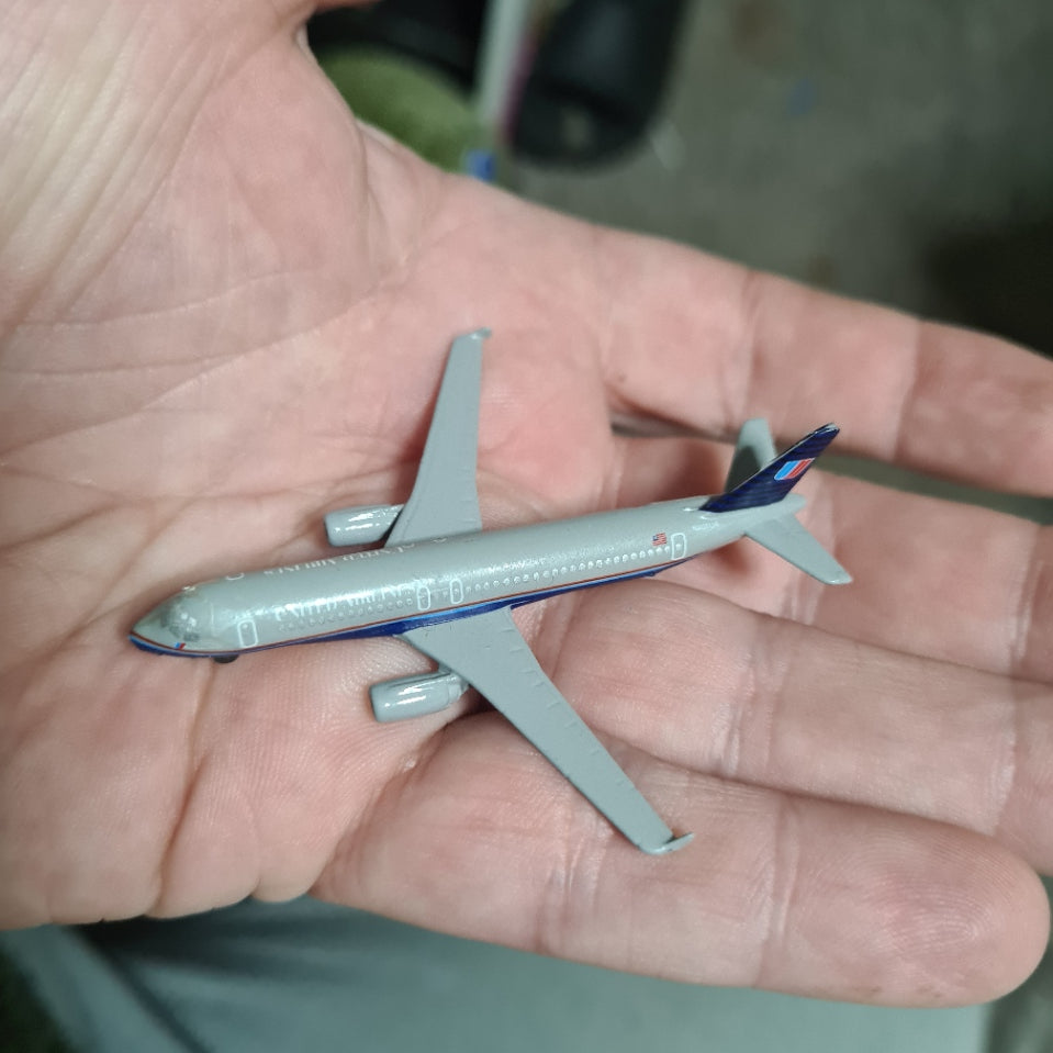 Schabak 1:600 Airbus A-320 United Airlines made in Germany diecast plane 926/23