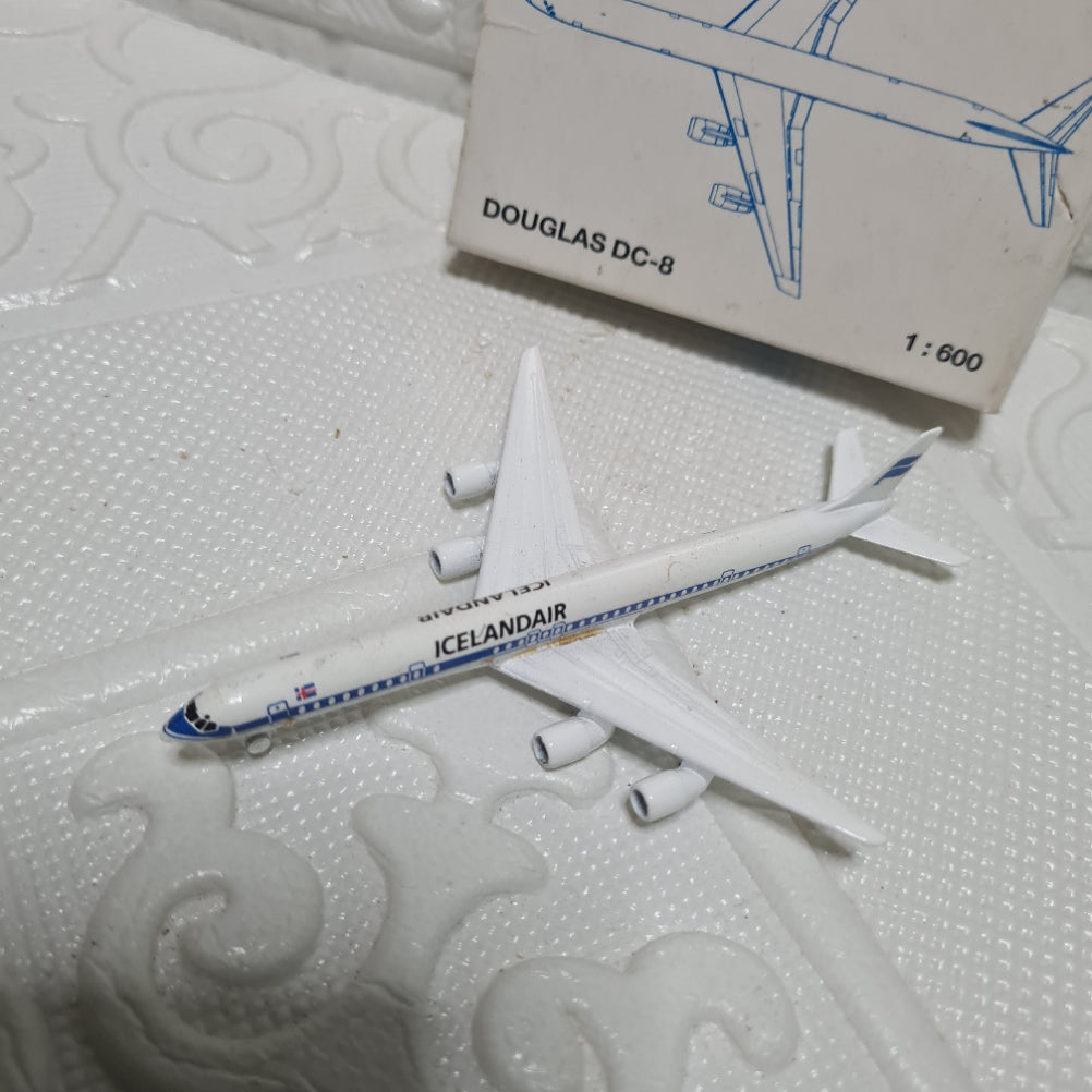 Schabak 1:600 Douglas DC-8 Icelandair made in Germany diecast plane 922/72