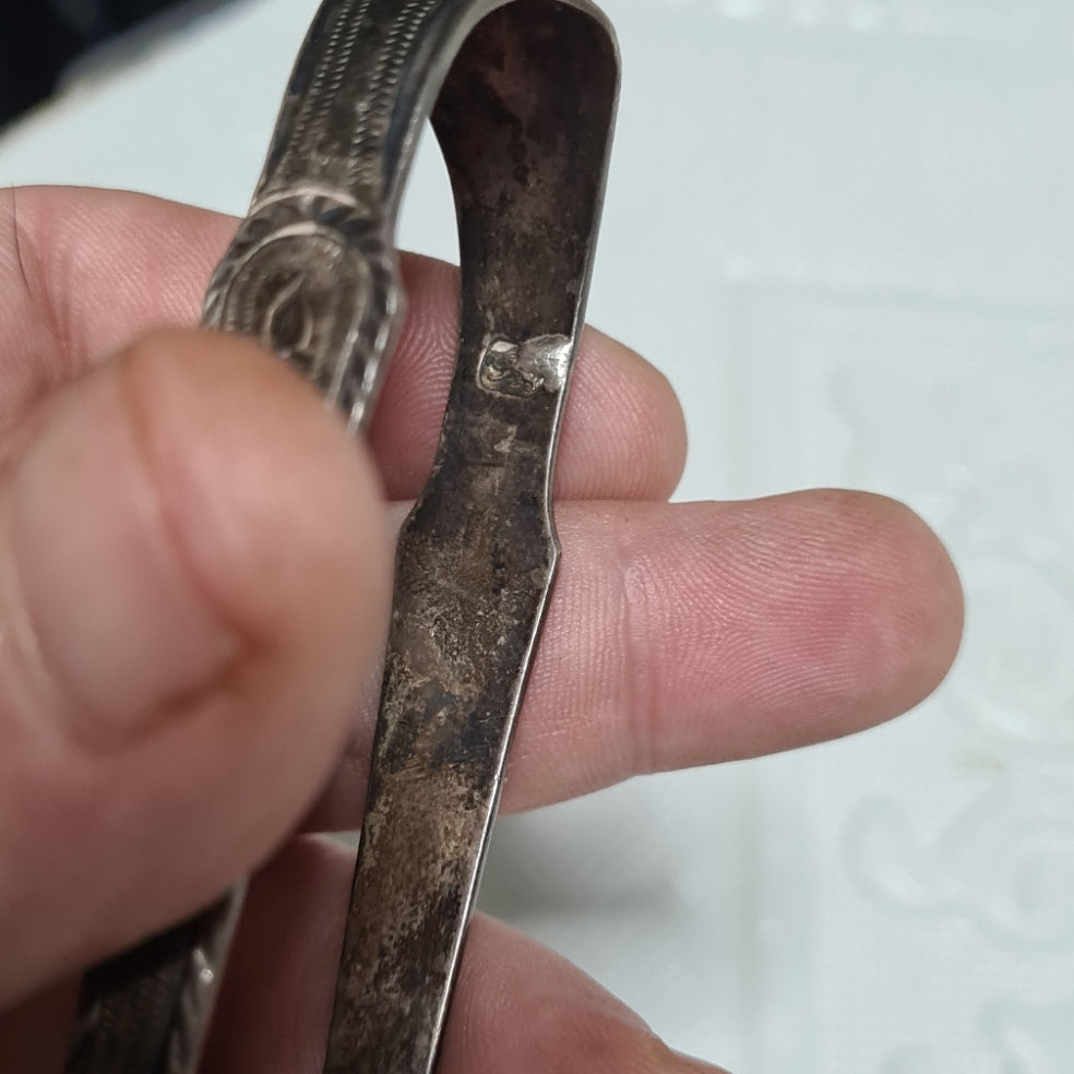 Antique Sterling silver Sugar Tongs WT makers stamp Lion hall mark 28.5 grms