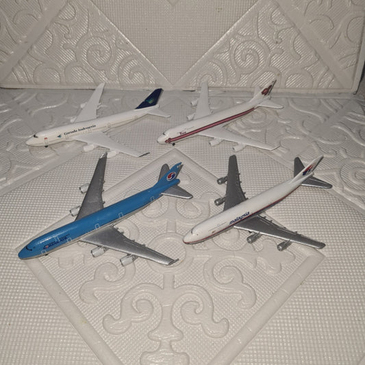 Schabak 1:600 Boeing 747 bundle of loose Asian planes Malaysia Korean garuda Thai lot 1