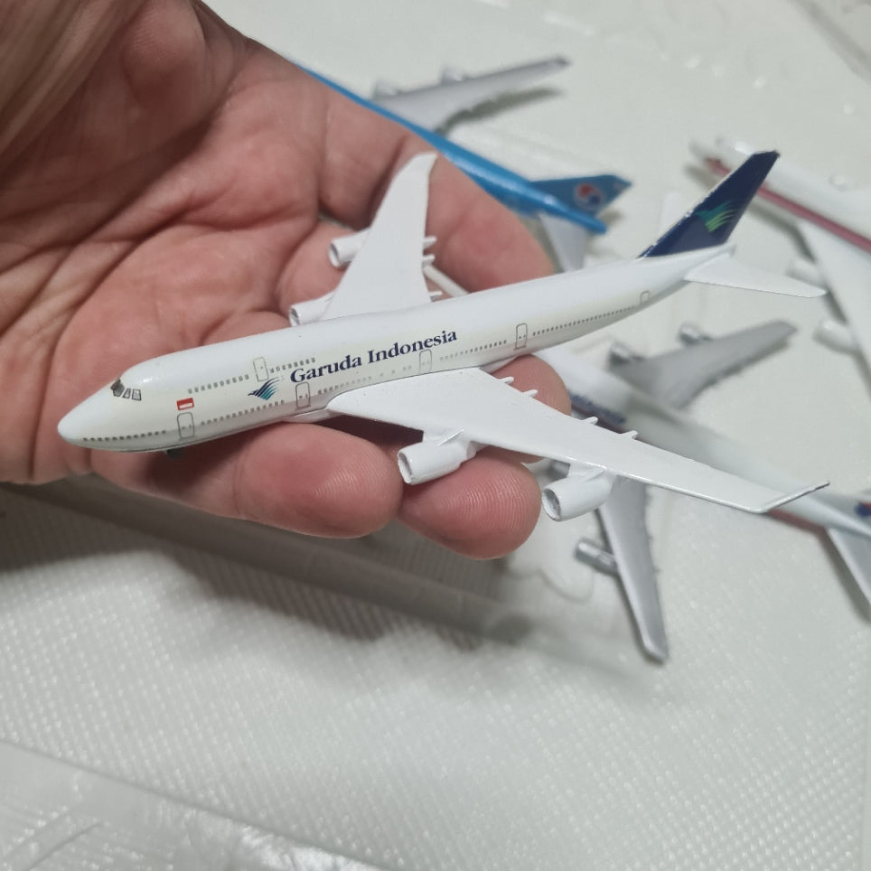 Schabak 1:600 Boeing 747 bundle of loose Asian planes Malaysia Korean garuda Thai lot 1