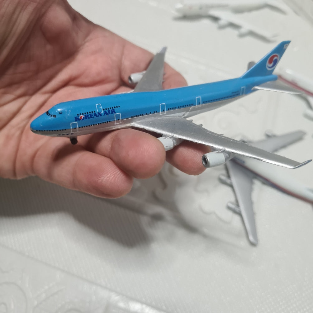 Schabak 1:600 Boeing 747 bundle of loose Asian planes Malaysia Korean garuda Thai lot 1