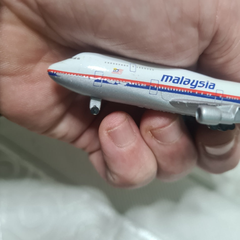 Schabak 1:600 Boeing 747 bundle of loose Asian planes Malaysia Korean garuda Thai lot 1