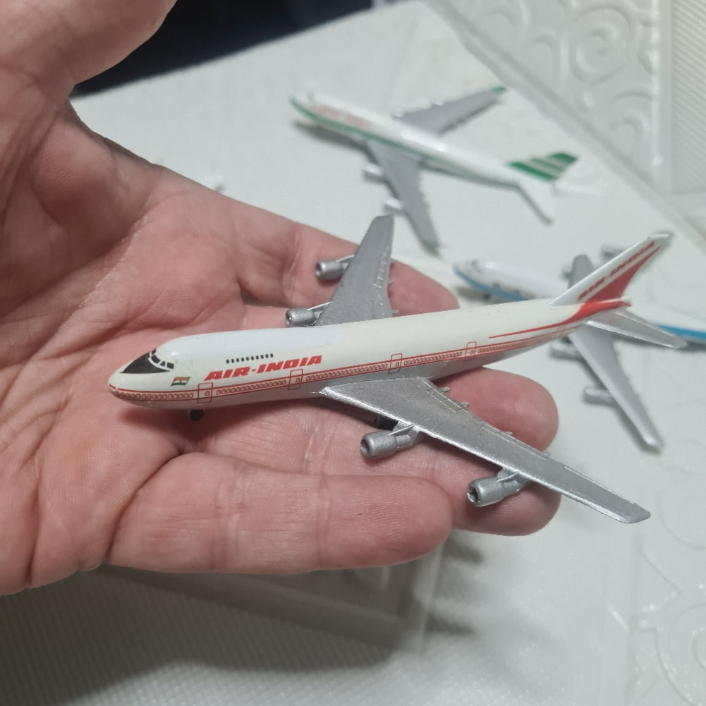 Schabak 1:600 Boeing 747 bundle of loose planes Virgin, Cathay, EL AL, Air India  lot 2