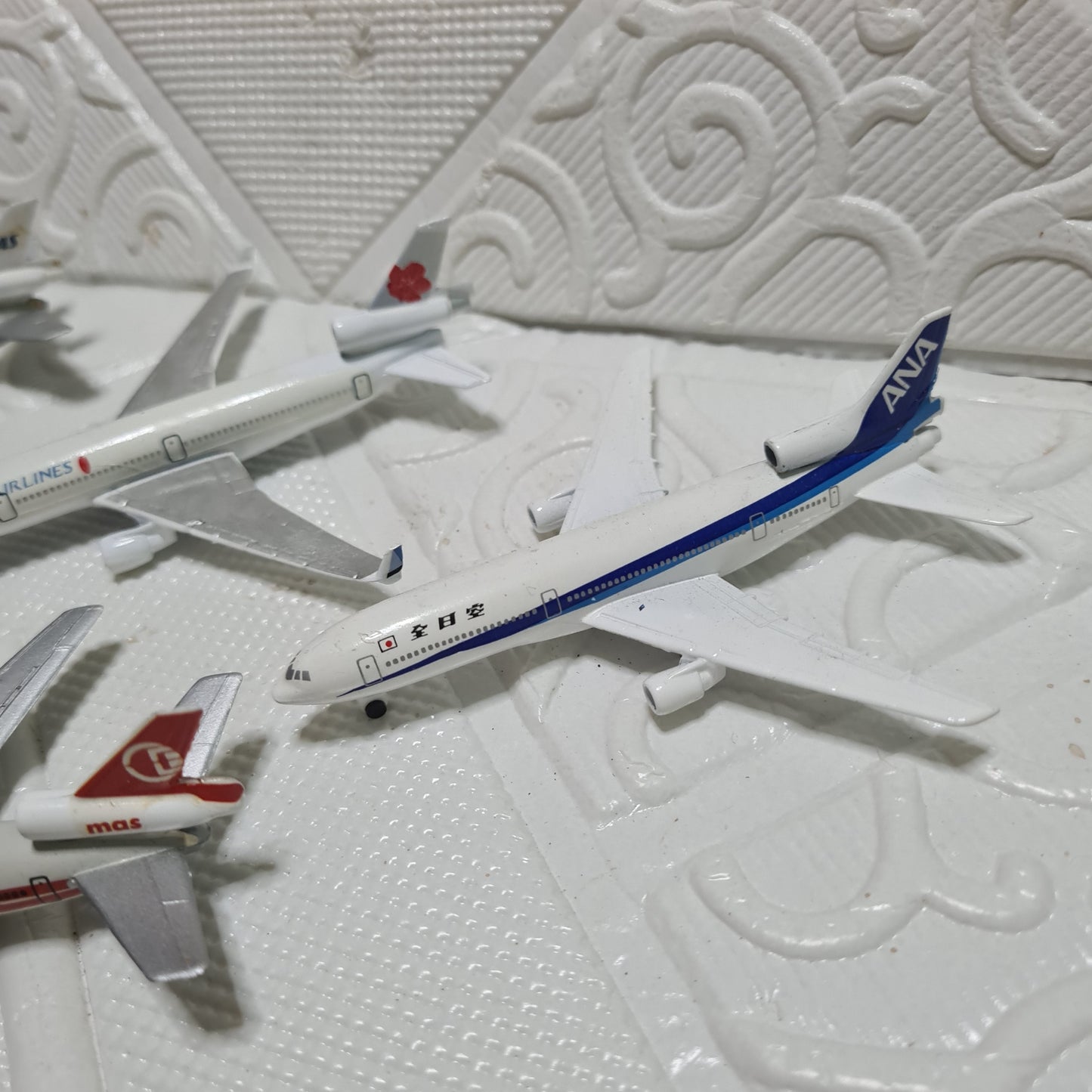 Schabak 1:600 various loose ex-display McDonell Douglas china Ana etc diecast planes bundle  lot 9