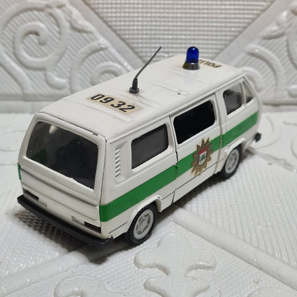 Conrad 1:43 Volkswagen Transporter green white polizei police diecast German model nice loose