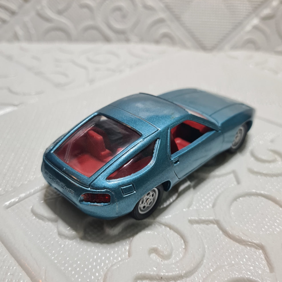 no 49 Solido 1:43 Porsche 928 metallic blue 1977 no screw early issue very nice loose