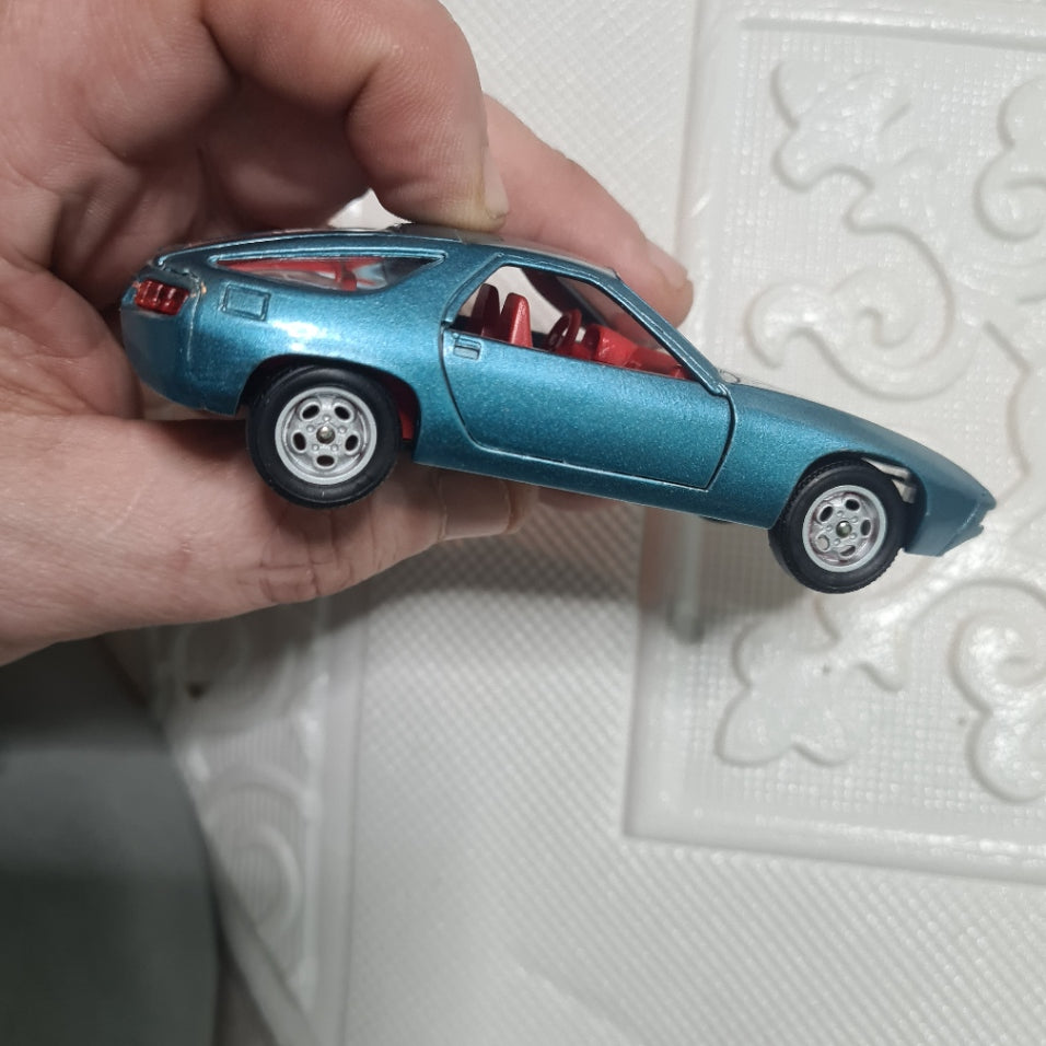 no 49 Solido 1:43 Porsche 928 metallic blue 1977 no screw early issue very nice loose