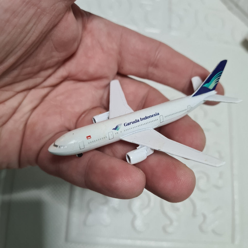 Schabak 1:600 Airbus A-300 Garuda Indonesia Germany diecast plane 903/64