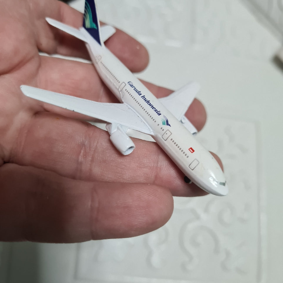 Schabak 1:600 Airbus A-300 Garuda Indonesia Germany diecast plane 903/64