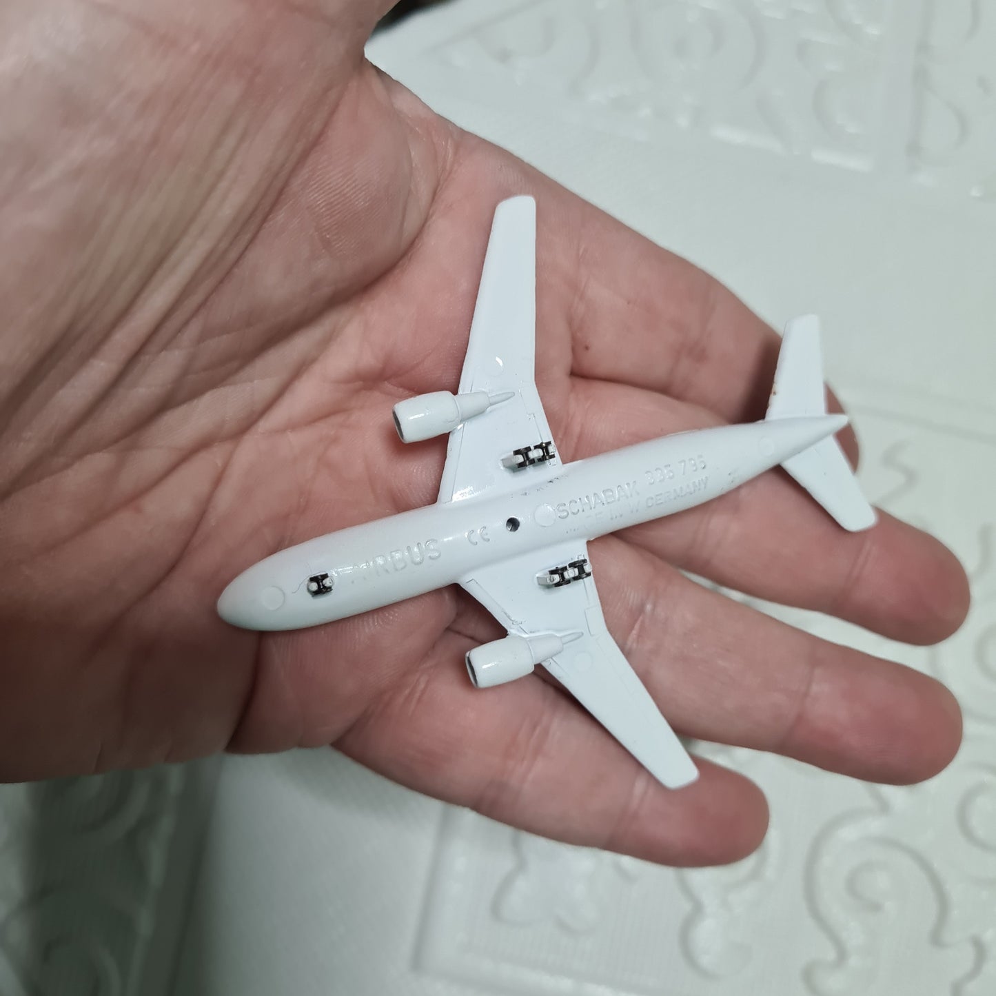 Schabak 1:600 Airbus A-300 Garuda Indonesia Germany diecast plane 903/64