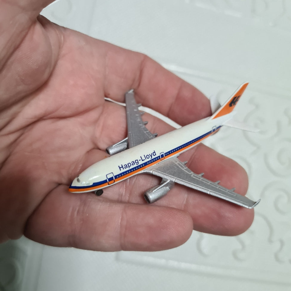 Schabak 1:600 Airbus  300 B Hapag-Lloyd Germany diecast plane 903/18