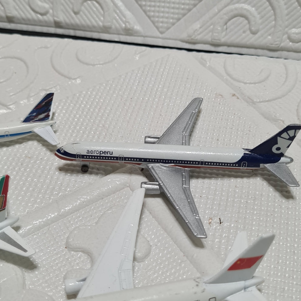 Schabak 1:600 various loose commercial airlines Russian aeromexico etc diecast planes bundle lot 11