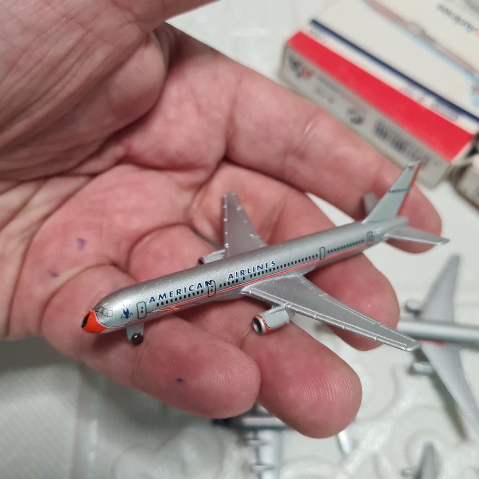 Schabak 1:600 various loose commercial airlines US AMERICAN Airlines related diecast planes bundle lot 12